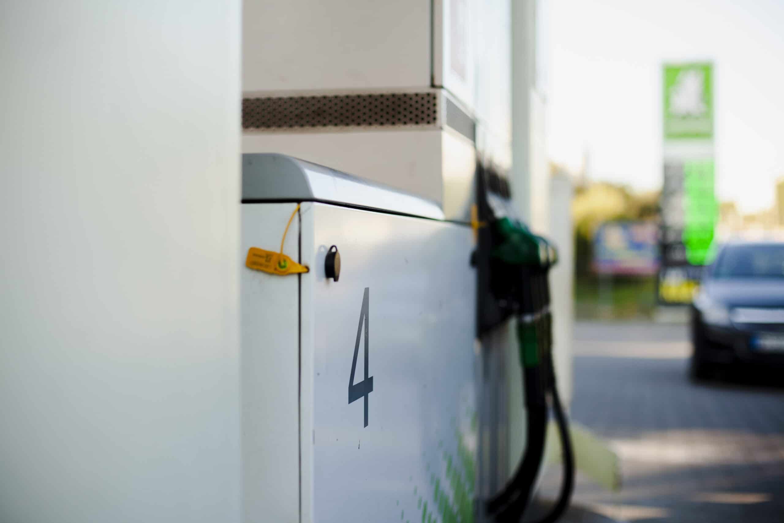 Posto de gasolina 24h: imagem de uma bomba de abastecimento