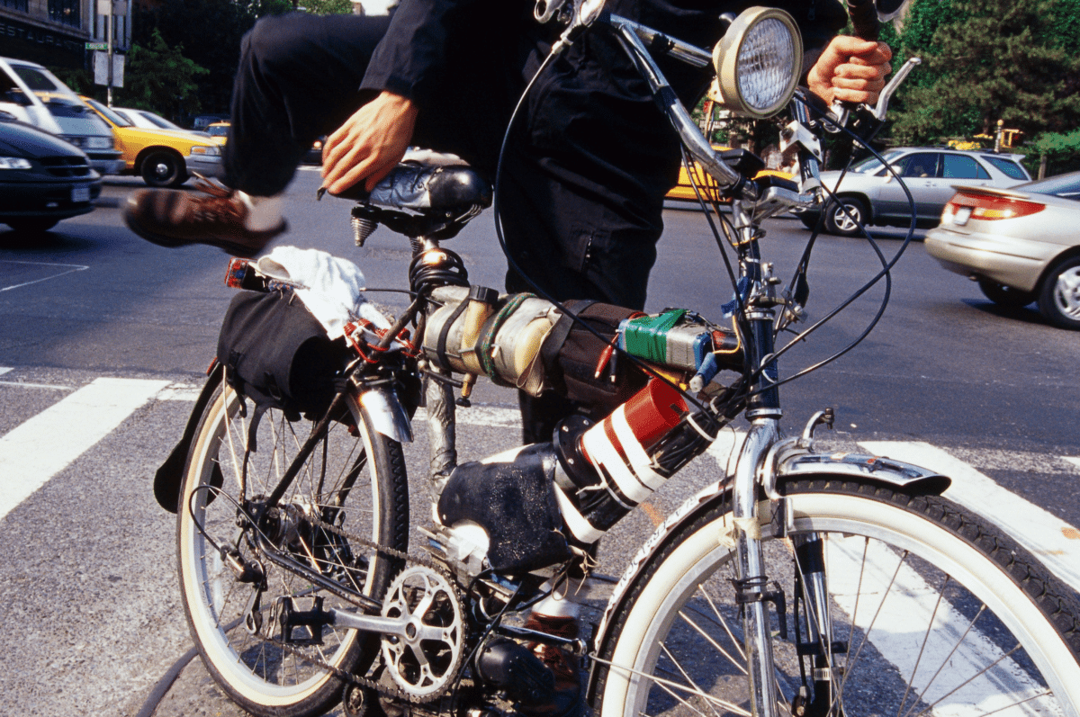 bicicletas motorizadas em postos