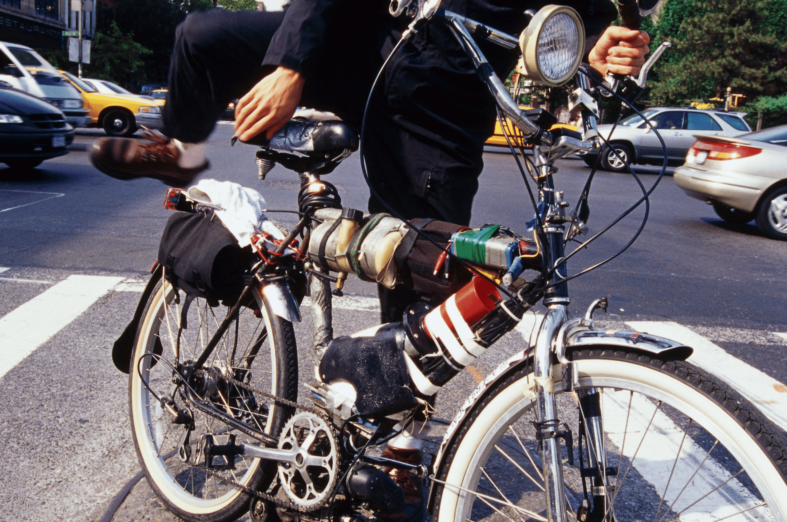 bicicletas motorizadas em postos