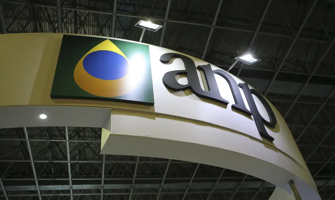 ANP Exige Retomada Imediata do Refino na REAM sob Pena de Sanções