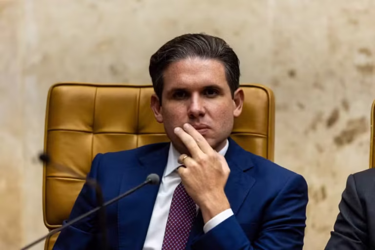 Proposta para o Fim da Escala 6x1 Começa a Tramitar na Câmara dos Deputados