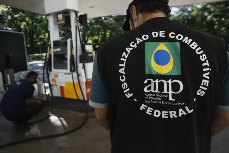 Operação "Tô de Olho" Revela Quase 800 Irregularidades em Postos no Brasil