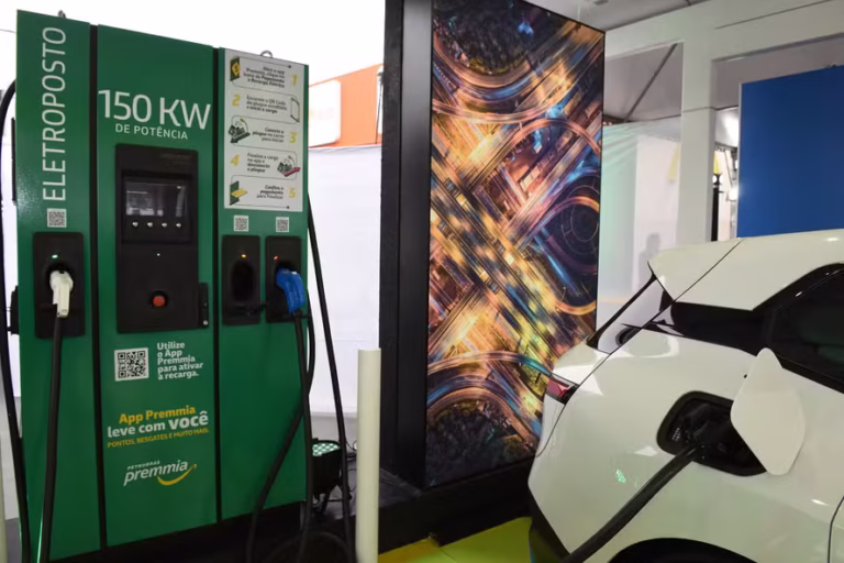 Crise de Eletropostos: Venda de Elétricos Dispara 90% no Brasil